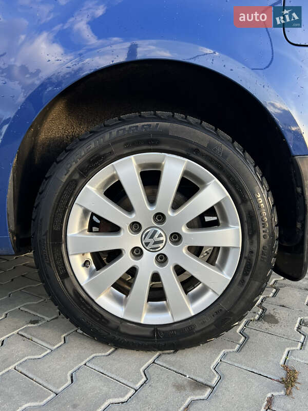 Минивэн Volkswagen Caddy 2015 в Черновцах