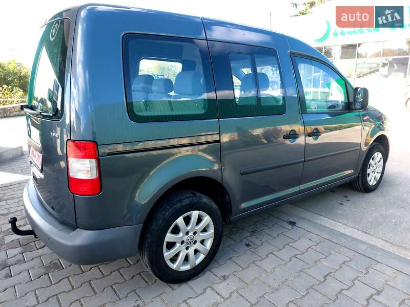 Минивэн Volkswagen Caddy 2010 в Черновцах
