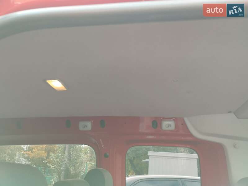 Минивэн Volkswagen Caddy 2014 в Ровно