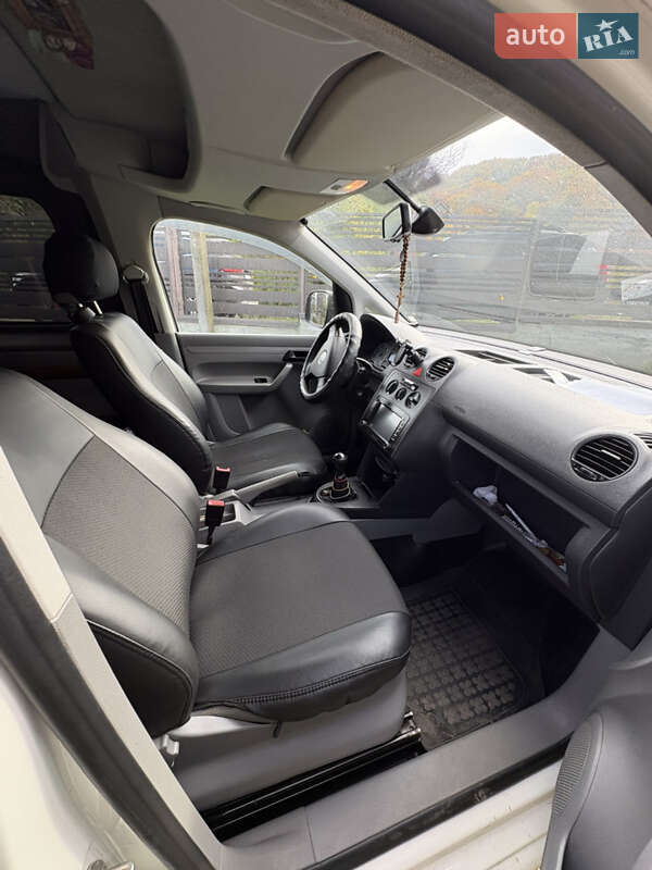 Минивэн Volkswagen Caddy 2008 в Львове