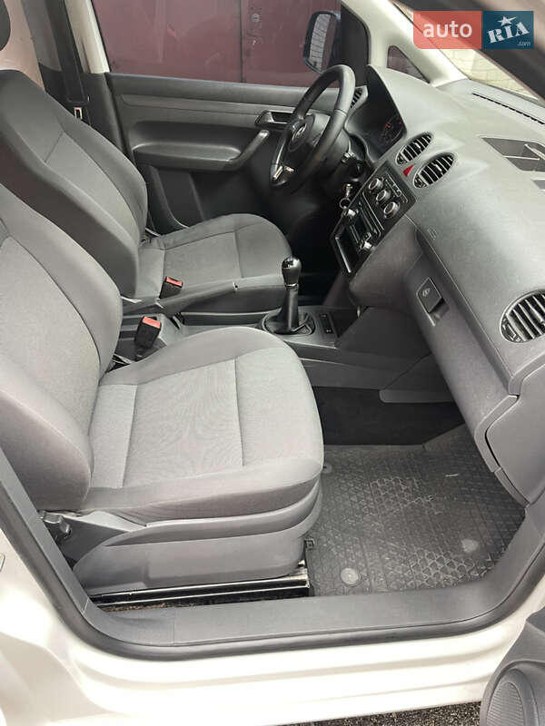 Мінівен Volkswagen Caddy 2015 в Тернополі фото 16 Мінівен Volkswagen Caddy 2015 в Тернополі