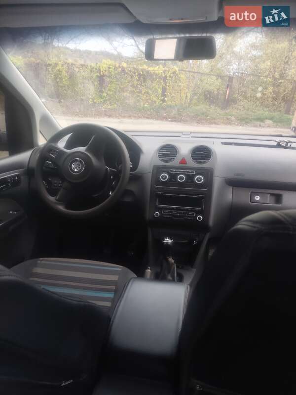 Мінівен Volkswagen Caddy 2012 в Миронівці