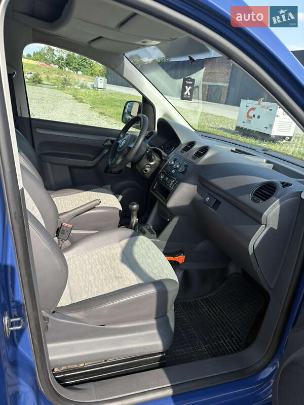 Грузовой фургон Volkswagen Caddy 2012 в Хмельницком