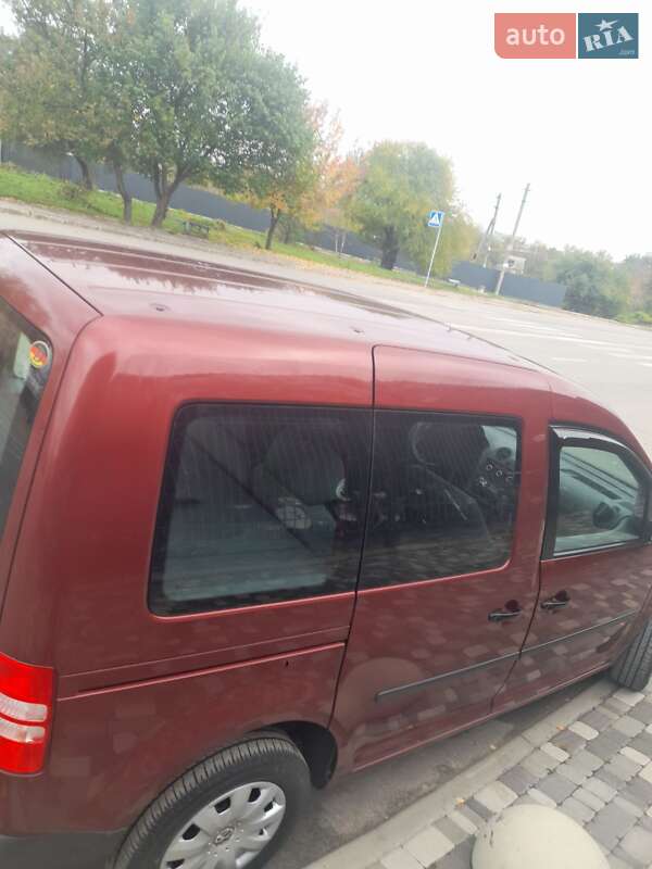 Мінівен Volkswagen Caddy 2011 в Рокитному