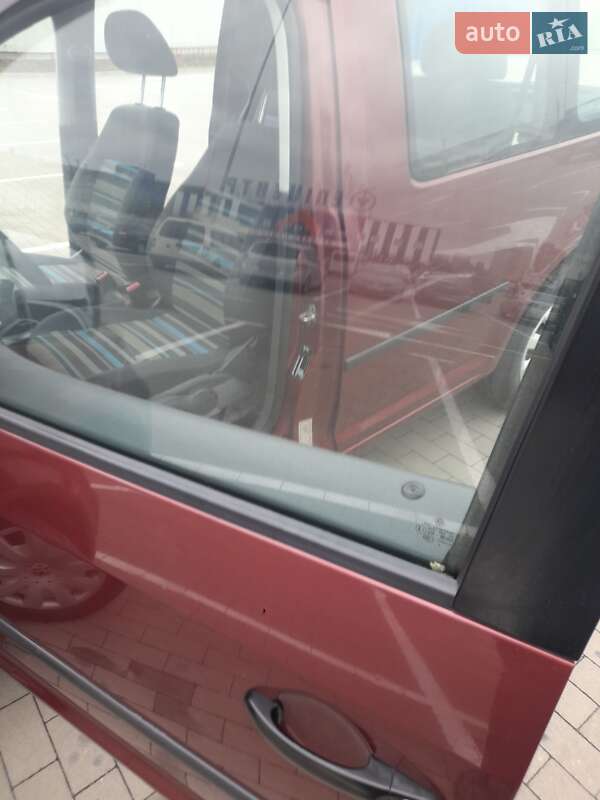 Мінівен Volkswagen Caddy 2011 в Рокитному