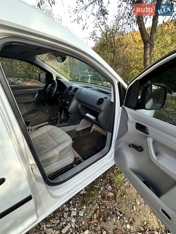 Грузовой фургон Volkswagen Caddy 2006 в Виноградове фото 6 Грузовой фургон Volkswagen Caddy 2006 в Виноградове
