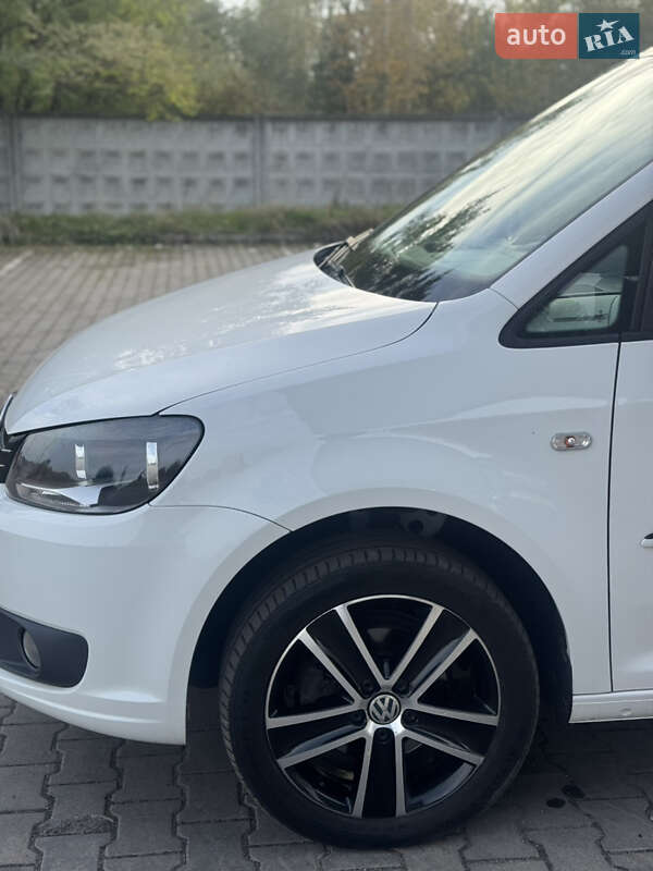 Минивэн Volkswagen Caddy 2013 в Львове