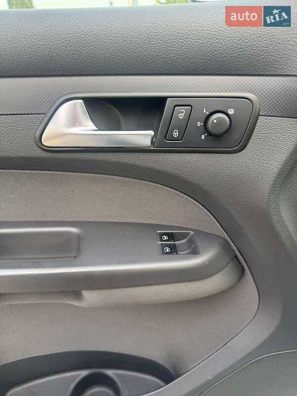 Минивэн Volkswagen Caddy 2013 в Львове