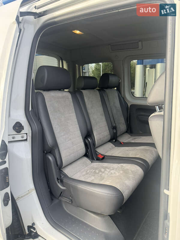 Минивэн Volkswagen Caddy 2013 в Львове