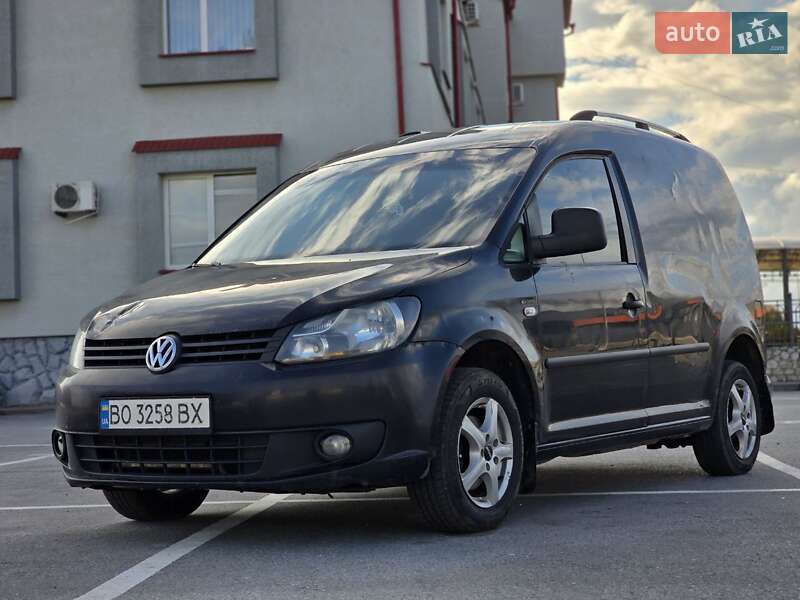 Вантажний фургон Volkswagen Caddy 2012 в Тернополі