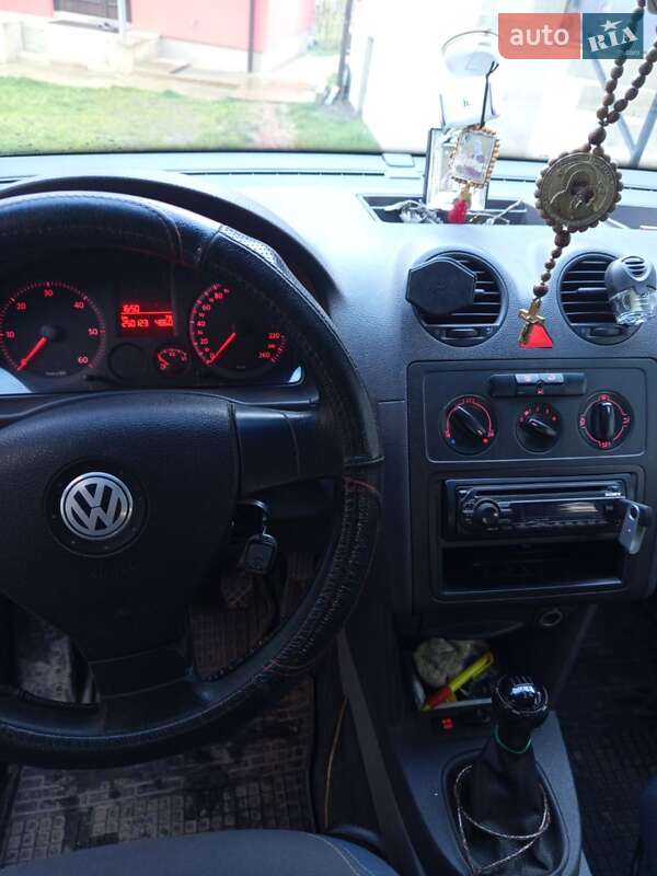 Минивэн Volkswagen Caddy 2008 в Воловце