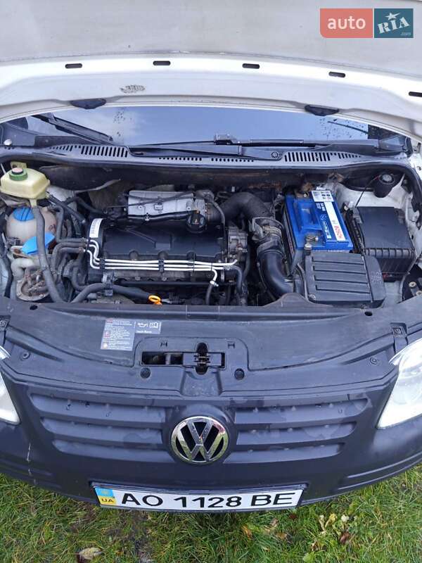 Минивэн Volkswagen Caddy 2008 в Воловце