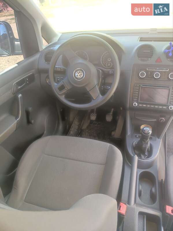 Грузовой фургон Volkswagen Caddy 2013 в Баре