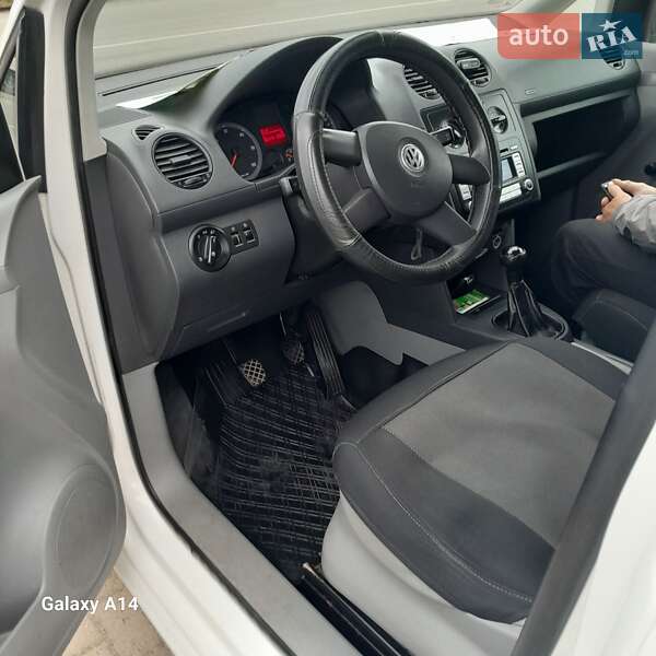 Минивэн Volkswagen Caddy 2007 в Виноградове фото 8 Минивэн Volkswagen Caddy 2007 в Виноградове