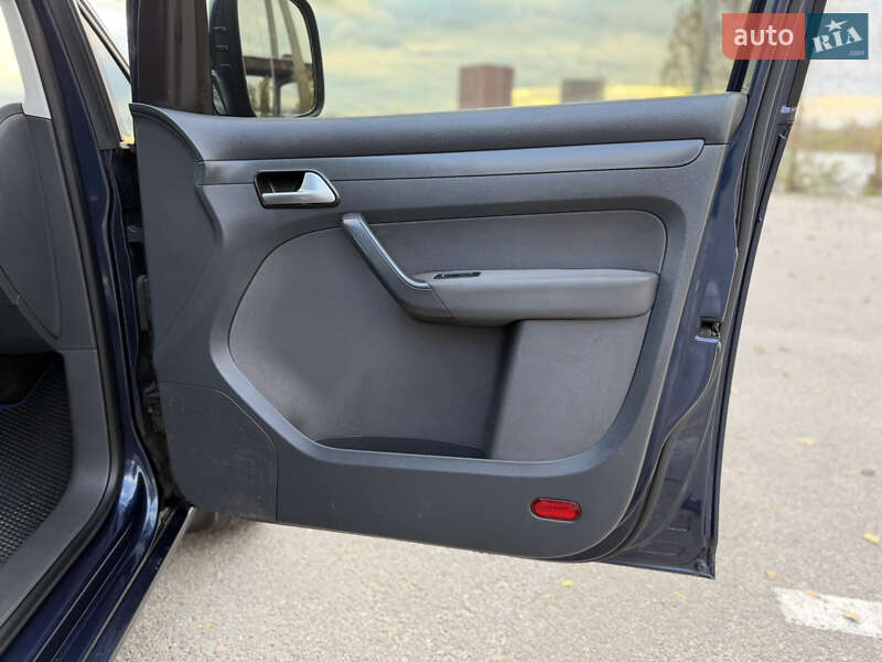 Минивэн Volkswagen Caddy 2014 в Киеве фото 9 Минивэн Volkswagen Caddy 2014 в Киеве