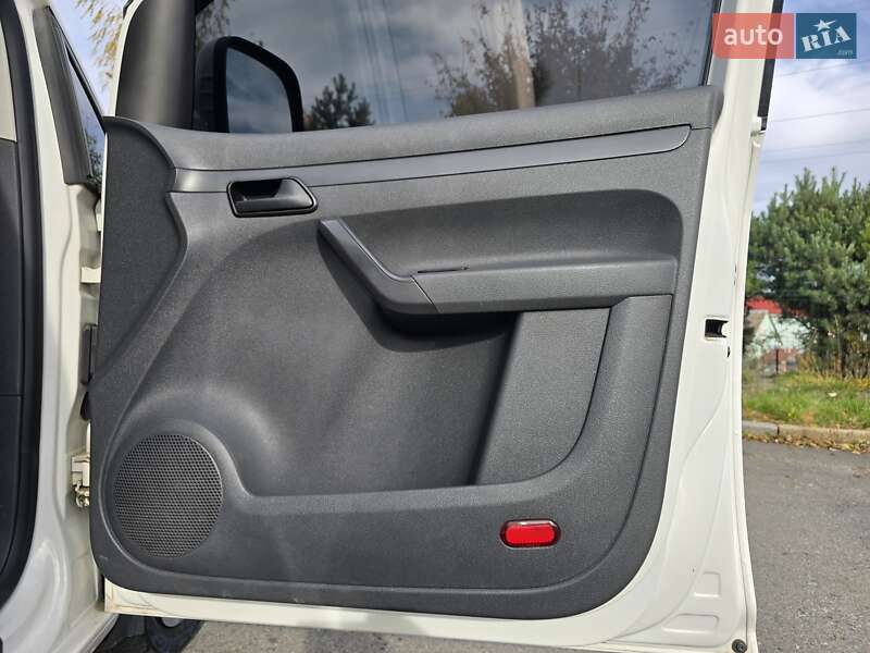 Минивэн Volkswagen Caddy 2014 в Хмельницком