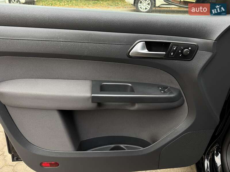 Мінівен Volkswagen Caddy 2014 в Рівному