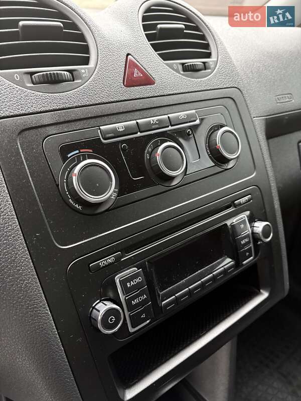 Минивэн Volkswagen Caddy 2015 в Киеве фото 17 Минивэн Volkswagen Caddy 2015 в Киеве