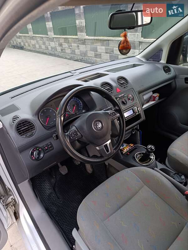 Мінівен Volkswagen Caddy 2009 в Житомирі