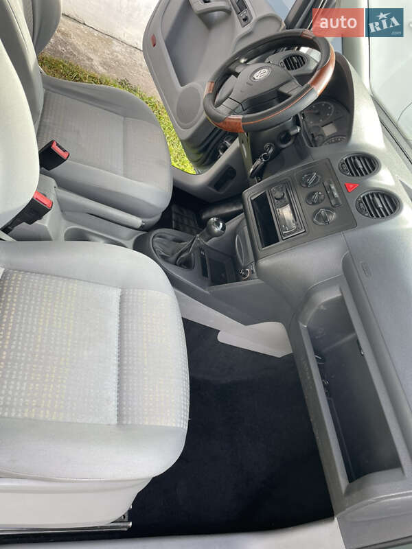 Минивэн Volkswagen Caddy 2008 в Староконстантинове