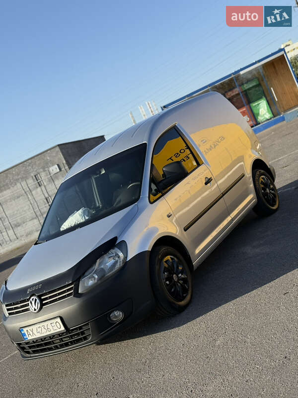 Грузовой фургон Volkswagen Caddy 2011 в Полтаве