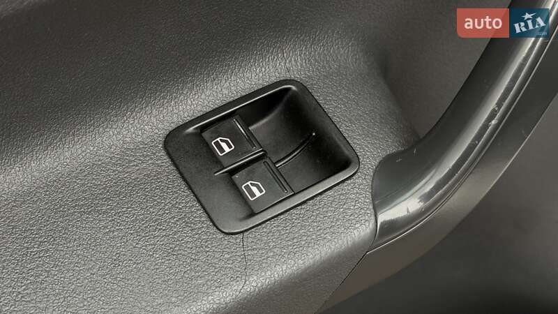 Грузопассажирский фургон Volkswagen Caddy 2012 в Харькове