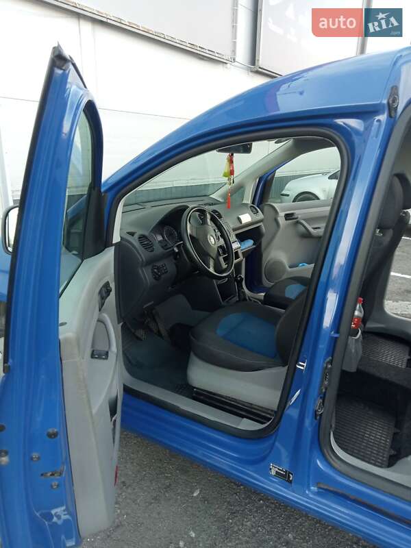 Минивэн Volkswagen Caddy 2009 в Ровно