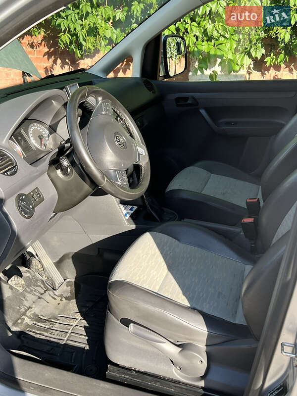 Грузопассажирский фургон Volkswagen Caddy 2010 в Киеве фото 9 Грузопассажирский фургон Volkswagen Caddy 2010 в Киеве