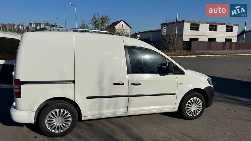 Грузовой фургон Volkswagen Caddy 2013 в Киеве