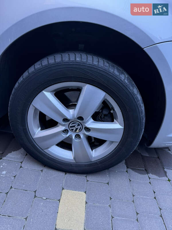 Минивэн Volkswagen Caddy 2013 в Черновцах