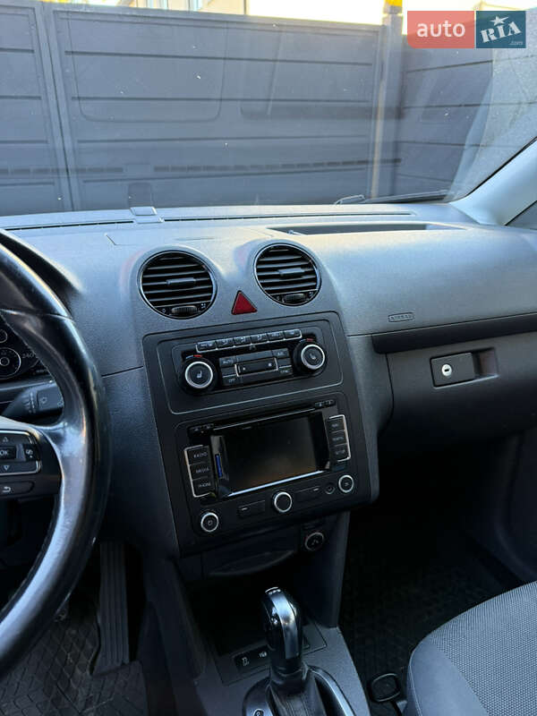Минивэн Volkswagen Caddy 2013 в Черновцах