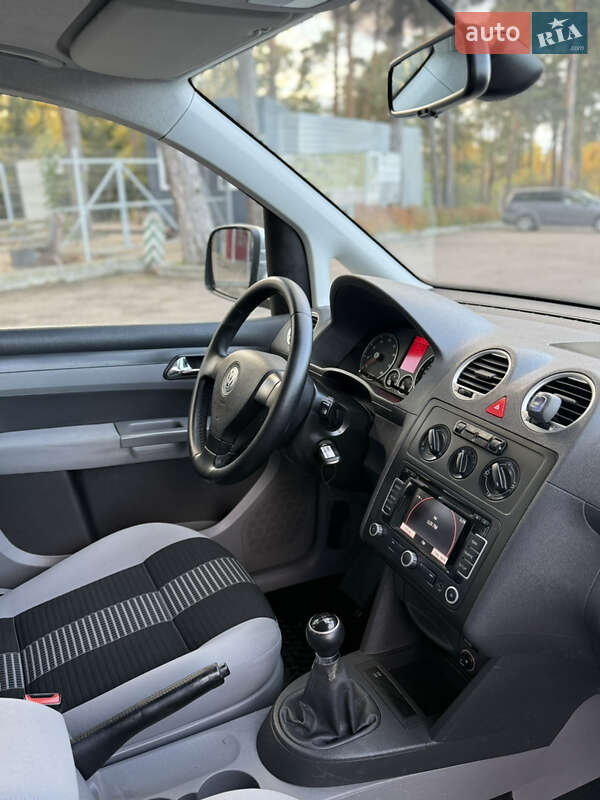 Минивэн Volkswagen Caddy 2010 в Виннице
