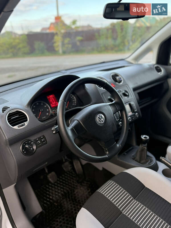 Минивэн Volkswagen Caddy 2010 в Виннице
