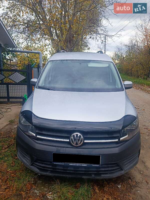 Минивэн Volkswagen Caddy 2015 в Кельменцах