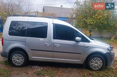 Минивэн Volkswagen Caddy 2015 в Кельменцах