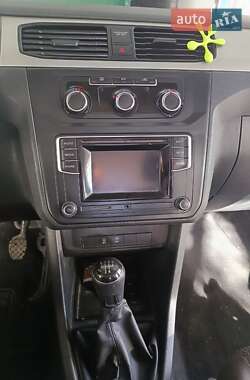 Минивэн Volkswagen Caddy 2015 в Кельменцах