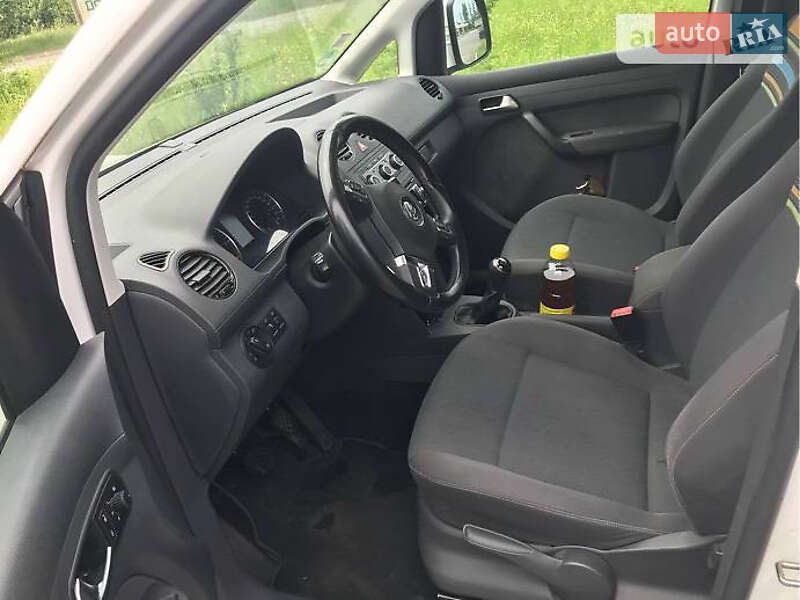 Мінівен Volkswagen Caddy 2013 в Іршаві