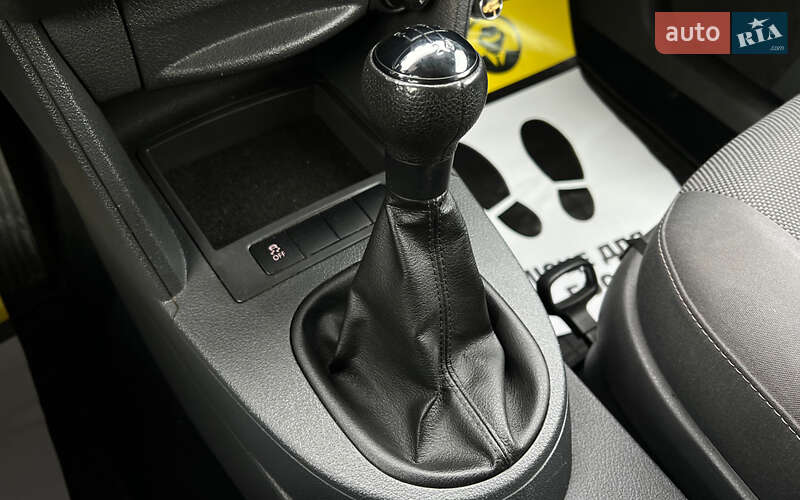 Минивэн Volkswagen Caddy 2010 в Львове