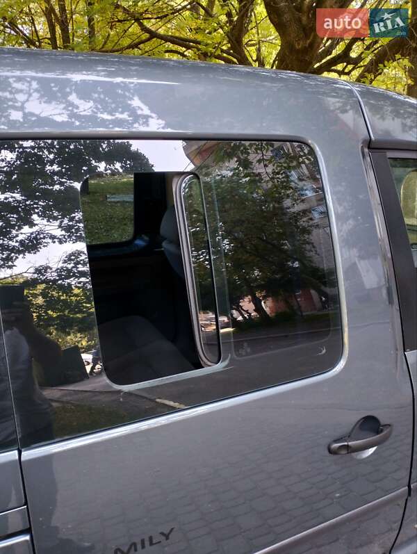 Минивэн Volkswagen Caddy 2009 в Львове