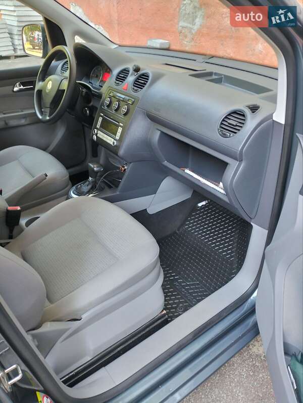 Минивэн Volkswagen Caddy 2009 в Львове
