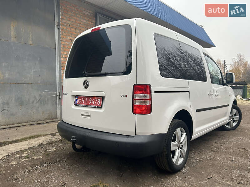 Мінівен Volkswagen Caddy 2011 в Нововолинську