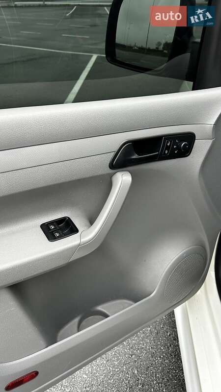 Мінівен Volkswagen Caddy 2007 в Дніпрі