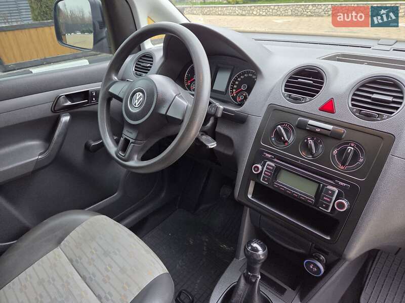 Грузовой фургон Volkswagen Caddy 2011 в Подволочиске