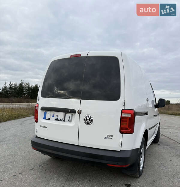 Вантажний фургон Volkswagen Caddy 2015 в Тернополі