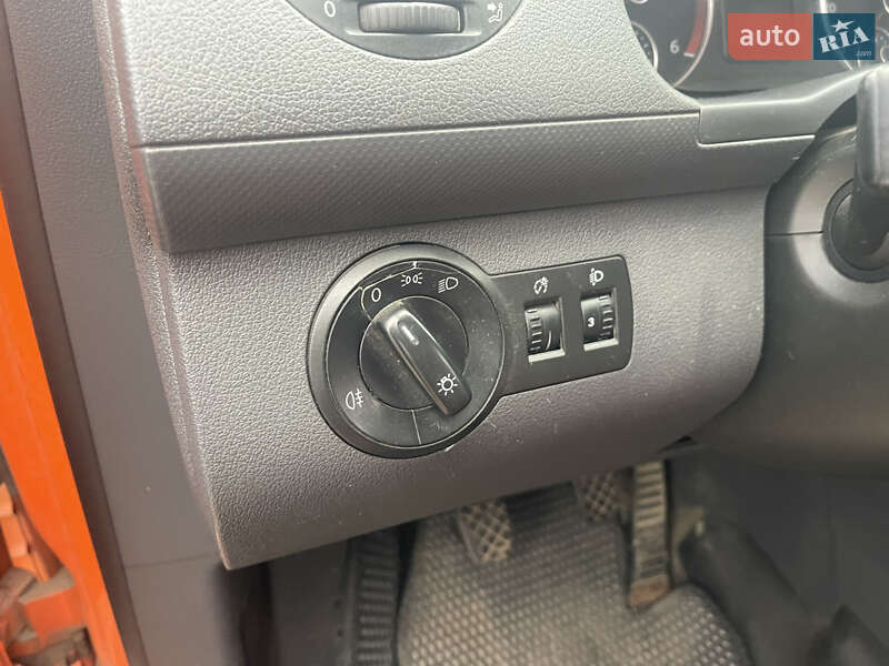 Мінівен Volkswagen Caddy 2011 в Києві фото 10 Мінівен Volkswagen Caddy 2011 в Києві