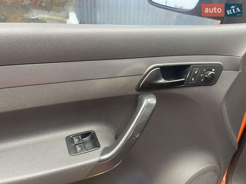 Мінівен Volkswagen Caddy 2011 в Києві фото 11 Мінівен Volkswagen Caddy 2011 в Києві