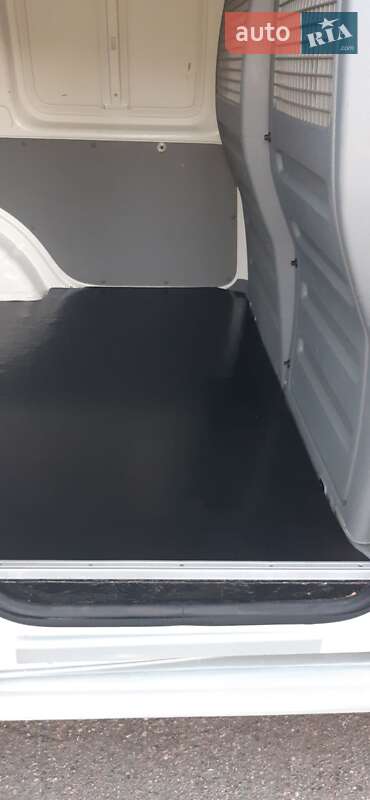 Вантажний фургон Volkswagen Caddy 2008 в Черкасах