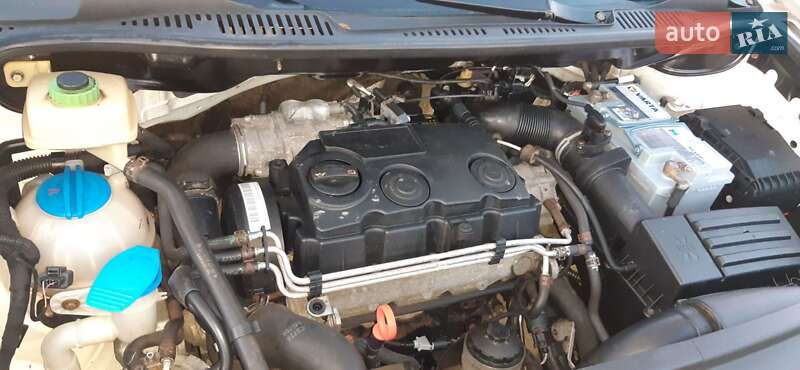 Вантажний фургон Volkswagen Caddy 2008 в Черкасах