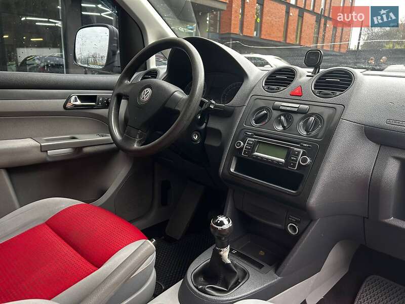 Мінівен Volkswagen Caddy 2009 в Чернівцях