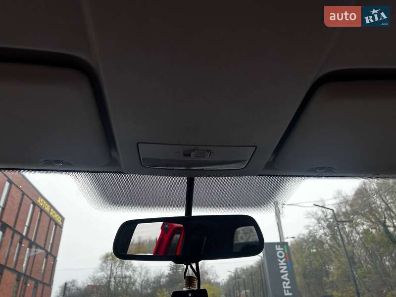 Мінівен Volkswagen Caddy 2009 в Чернівцях